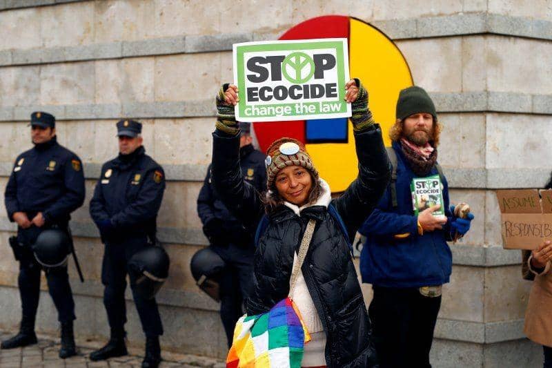 Para aktivis menghadiri protes atas perubahan ikilm saat KTT Iklim COP25 diadakan di Madrid, Spanyol, pada 9 Desember 2019. ANTARA FOTO/REUTERS/Javier Barbancho