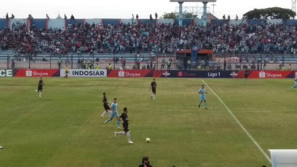 Laga antara Persela Lamongan vs PSS Sleman yang berakhir 1-0 untuk keunggulan tuan rumah. IDN Times/Imron