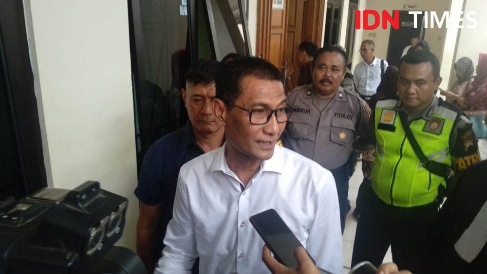 Bupati kudus nonaktif HM Tamzil usai menjalani sidang di Tipikor Semarang