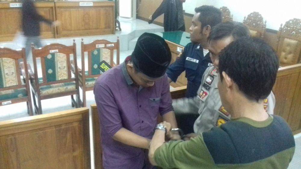 Pasrah terdakwa vonis mati penyelundupan sabu asal Malaysia (IDN Times/Istimewa)