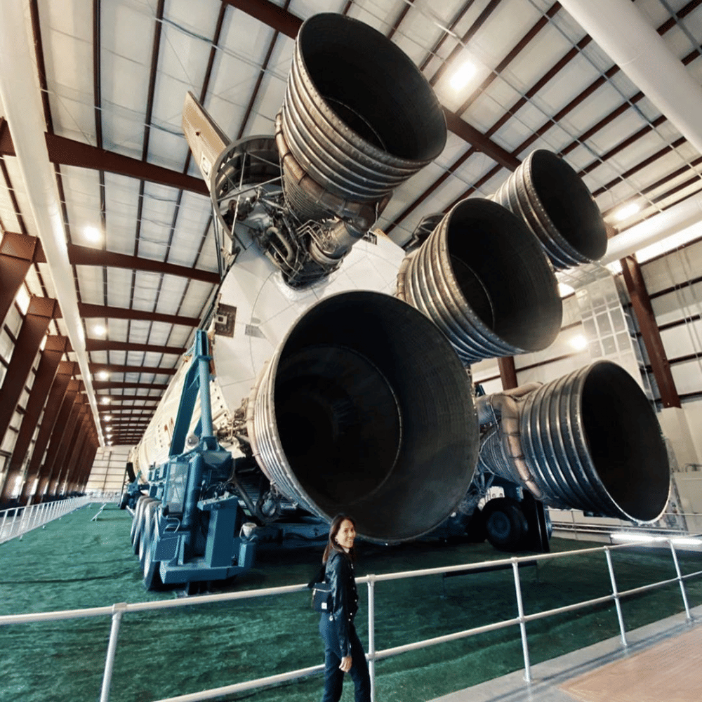 instagram.com/lalakarmela