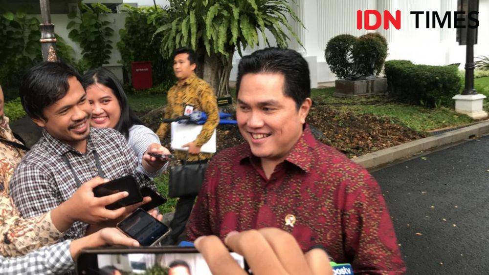 Menteri BUMN Erick Thohir memberikan keterangan pers di Kompleks Istana Negara, Jakarta Pusat, Rabu (11/12) (IDN Times/Teatrika Handiko Putri)