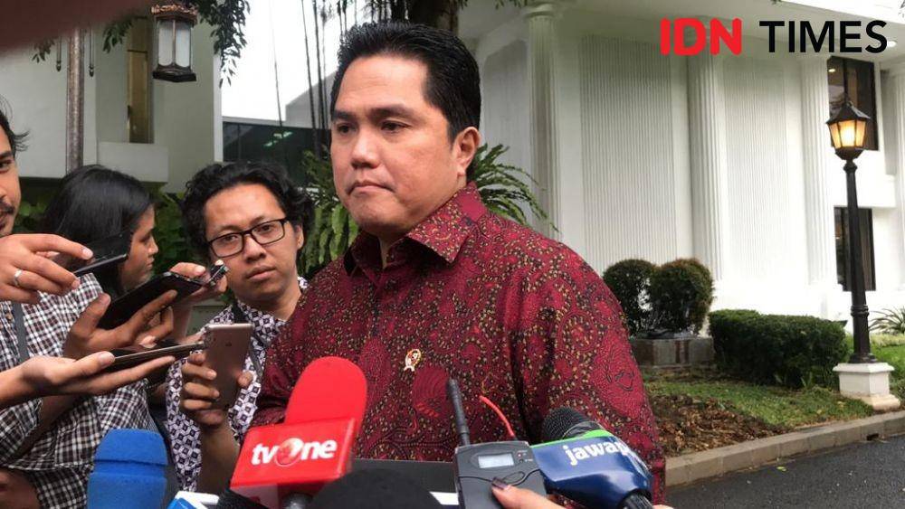 Menteri BUMN Erick Thohir memberikan keterangan pers di Kompleks Istana Negara, Jakarta Pusat, Rabu (11/12) (IDN Times/Teatrika Handiko Putri)