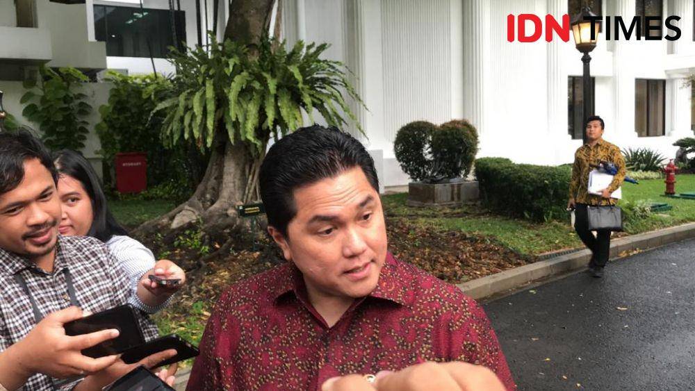 Menteri BUMN Erick Thohir memberikan keterangan pers di Kompleks Istana Negara, Jakarta Pusat, Rabu (11/12) (IDN Times/Teatrika Handiko Putri)