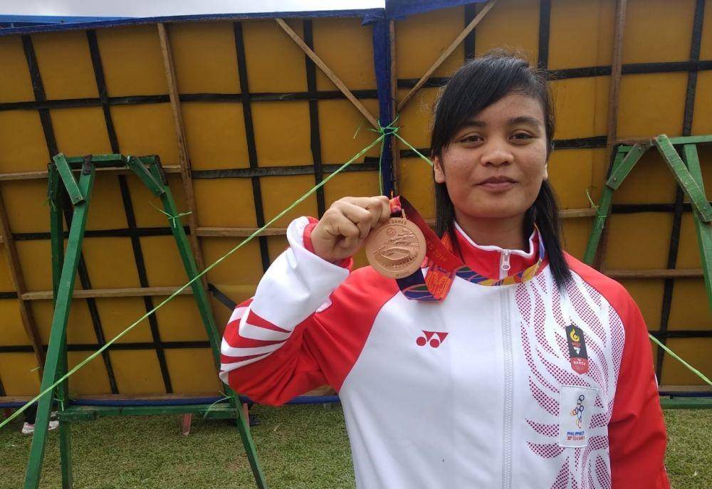 Rosalina Simanjuntak memamerkan medali perunggu SEA Games (Dok.IDN Times/istimewa)