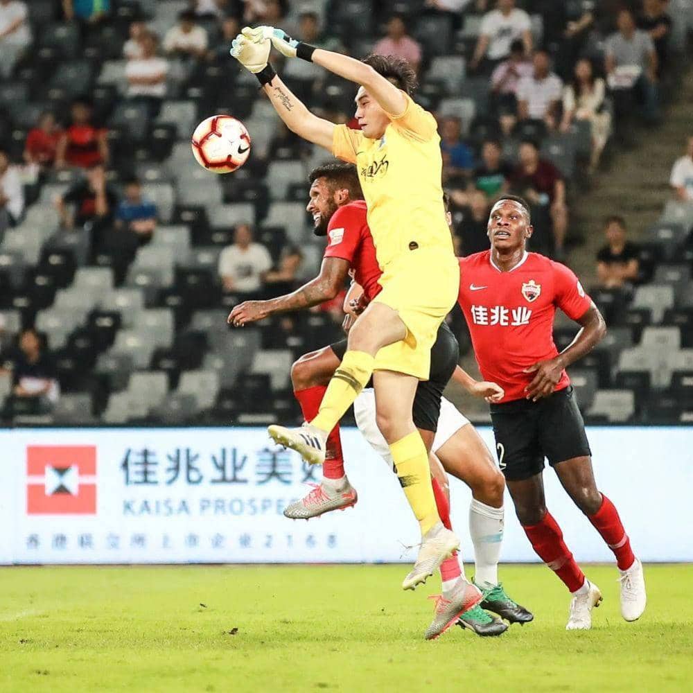 Pemain Shenzhen FC saat bertanding. Instagram.com/fcshenzhe