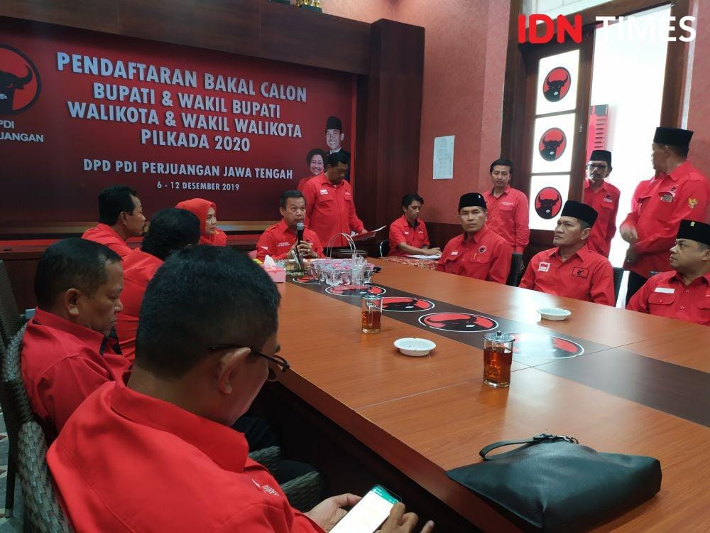 Bupati Wonogiri saat mendaftar di PDIP Jateng. IDN Times/Fariz Fardianto