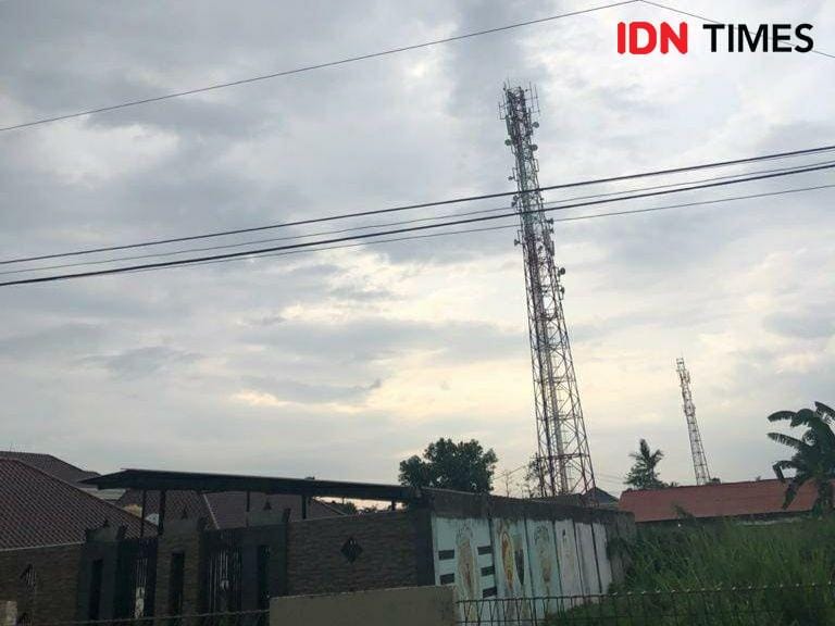 Ilustrasi tower BTS yang akan dibangun ke daerah-daerah Sumsel yang belum teraliri sinyal (IDN Times/Rangga Erfizal)