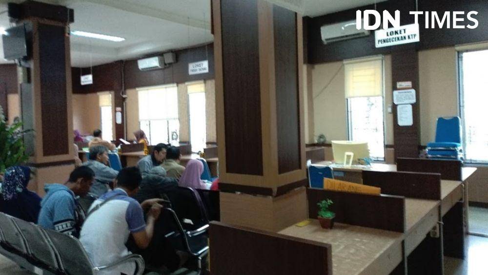 Situasi kantor Disdukcapil Palembang (IDN Times/Feny Maulia Agustin)