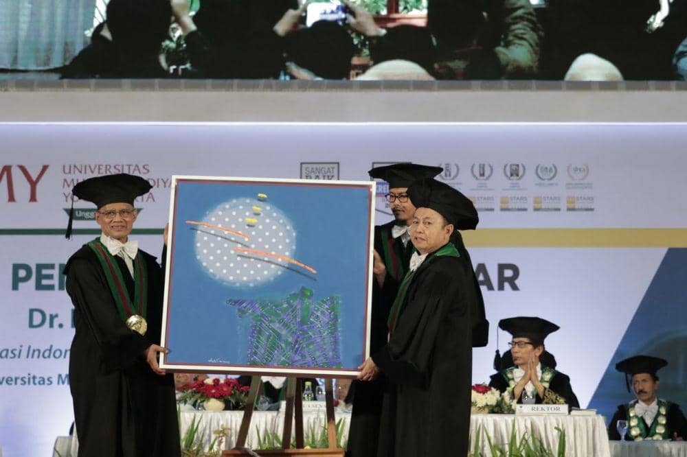 Ketum PP Muhammadiyah Haedar Nashir dikukuhkan sebagai guru besar UMY Ke 14 di Sportorium UMY, Kamis (12/12). IDN Times/Humas dan Protokol UMY