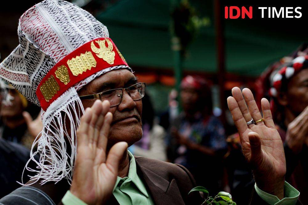Masuarakat adat juga menjadi elemen penting dalam pengembangan pariwisata Danau Toba (IDN Times/Prayugo Utomo)