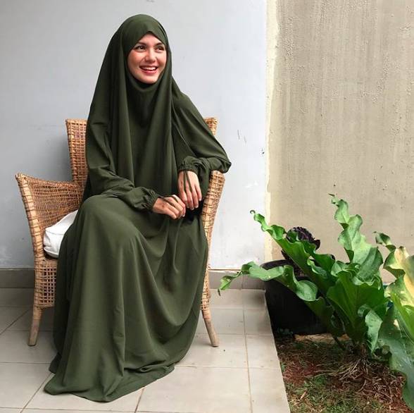 instagram.com/nadya_almira