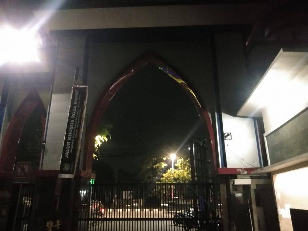 Kampu Unismuh Makassar pascabentrokan sesama mahasiswa Rabu (11/12) malam / Istimewa