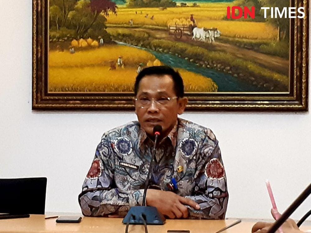 Plt. Kepala Dinas Pendidikan Jatim, Hudiyono saat konferensi pers di kantornya, Kamis (12/12). IDN Times/Ardiansyah Fajar