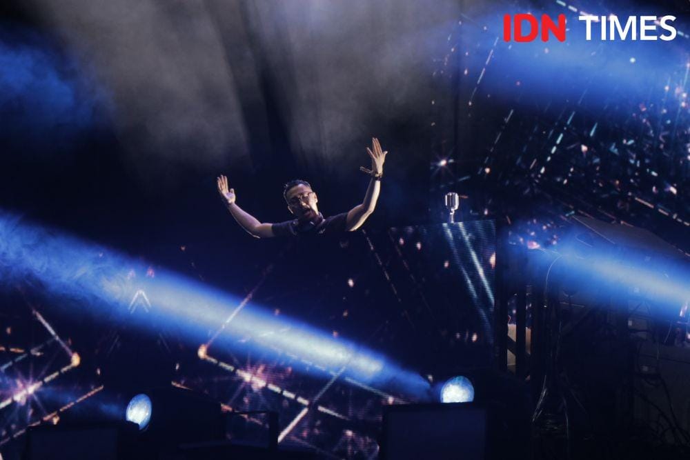 Penampilan pembuka dari Evan Virgan di Djakarta Warehouse Project, Jiexpo, (13/12). IDN Times/Erfah Nanda
