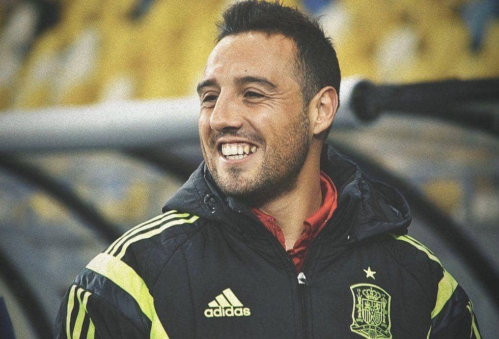 Santi Cazorla kala bermain bagi Timnas Spanyol. Twitter/@fourfourtweet
