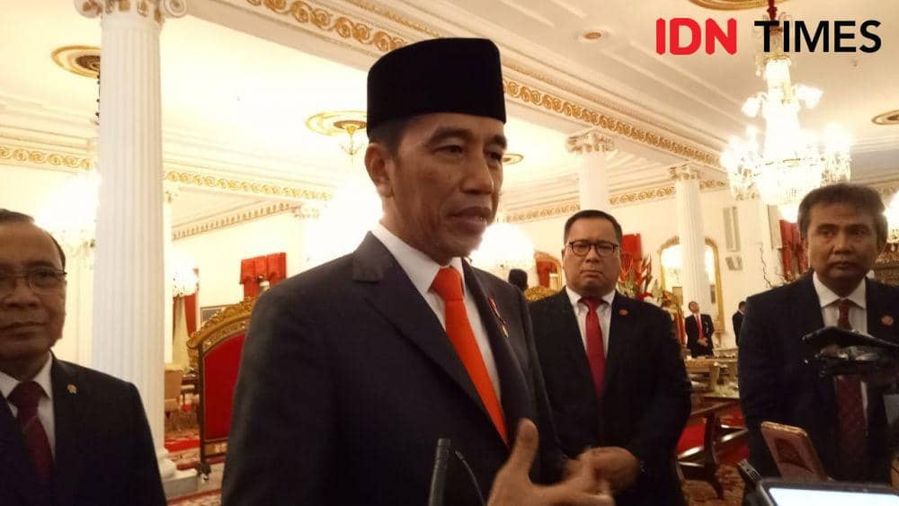 Presiden Jokowi memberikan keterangan pers di Istana Negara, Jakarta Pusat, Jumat 13 Desember 2019 (IDN Times/Teatrika Handiko Putri)