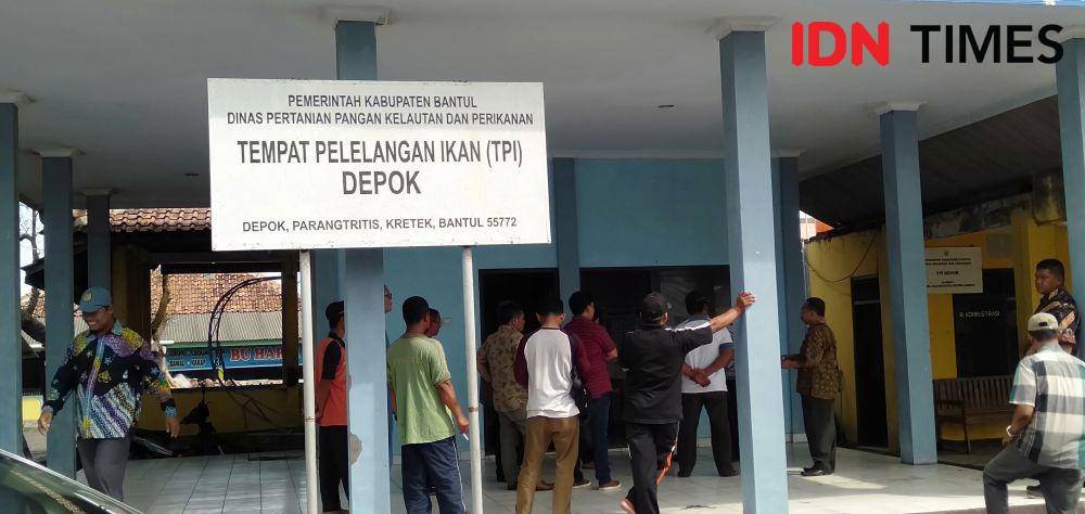 Tempat Pelelangan Ikan Pantai Depok. IDN Times/Daruwaskita