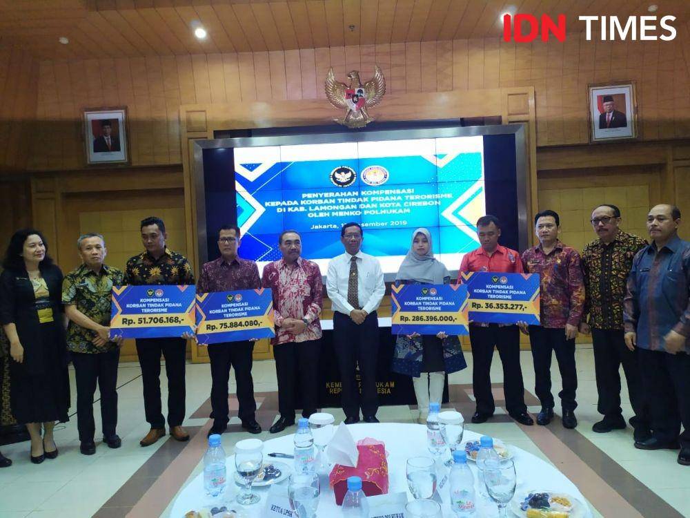 Menko Polhukam Mahfud MD menyerah bantuan kompensasi kepada korban terorisme (IDN Times/Aldzah Fatimah Aditya)