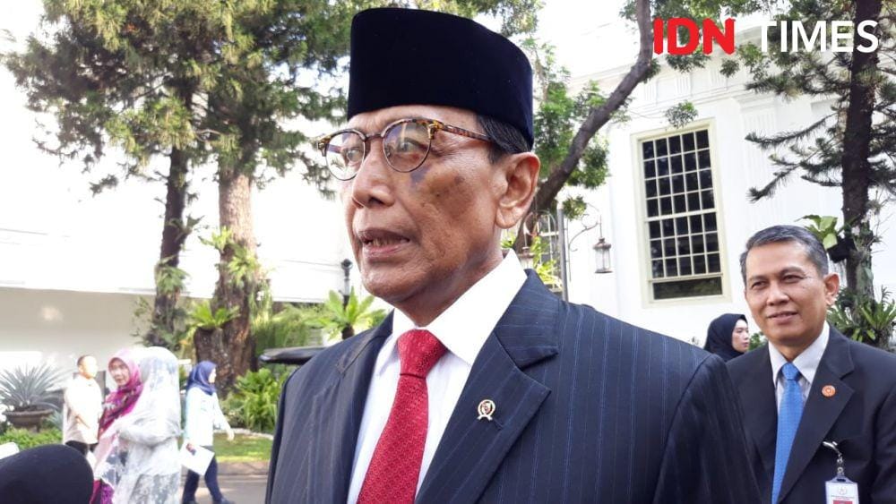 Ketua Wantimpres Wiranto memberikan keterangan pers, di Kompleks Istana Negara, Jakarta Pusat, Jumat 13 Desember 2019 (IDN Times/Teatrika Handiko Putri)