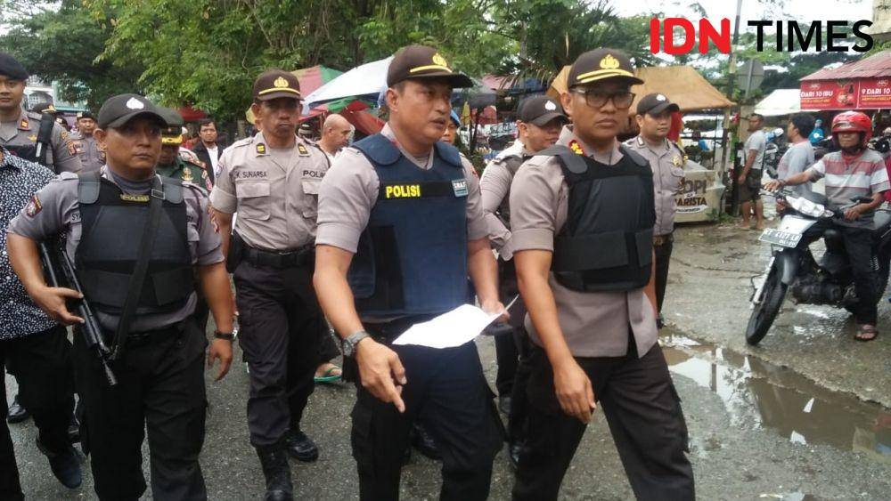 Jajaran Polresta Balikpapan sambangi Pasar Pandansari di Balikpapan Barat, Jumat (13/12) siang. IDN Times/Surya Aditya