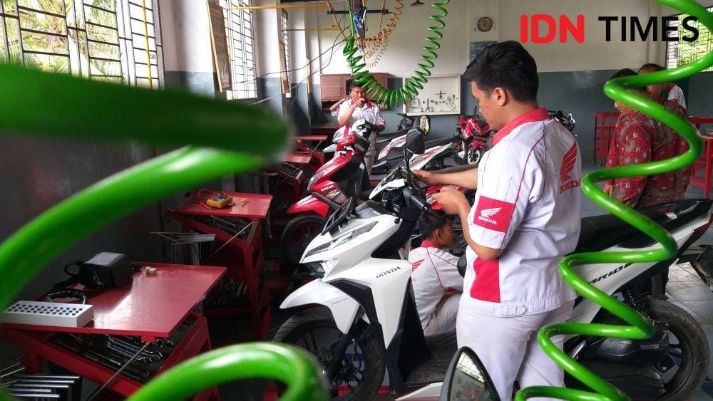 Safety Riding Lab di SMK Panca Abdi Bangsa (PABA), Kota Binjai, Sumatera Utara (IDN Times/Arifin Al Alamudi)