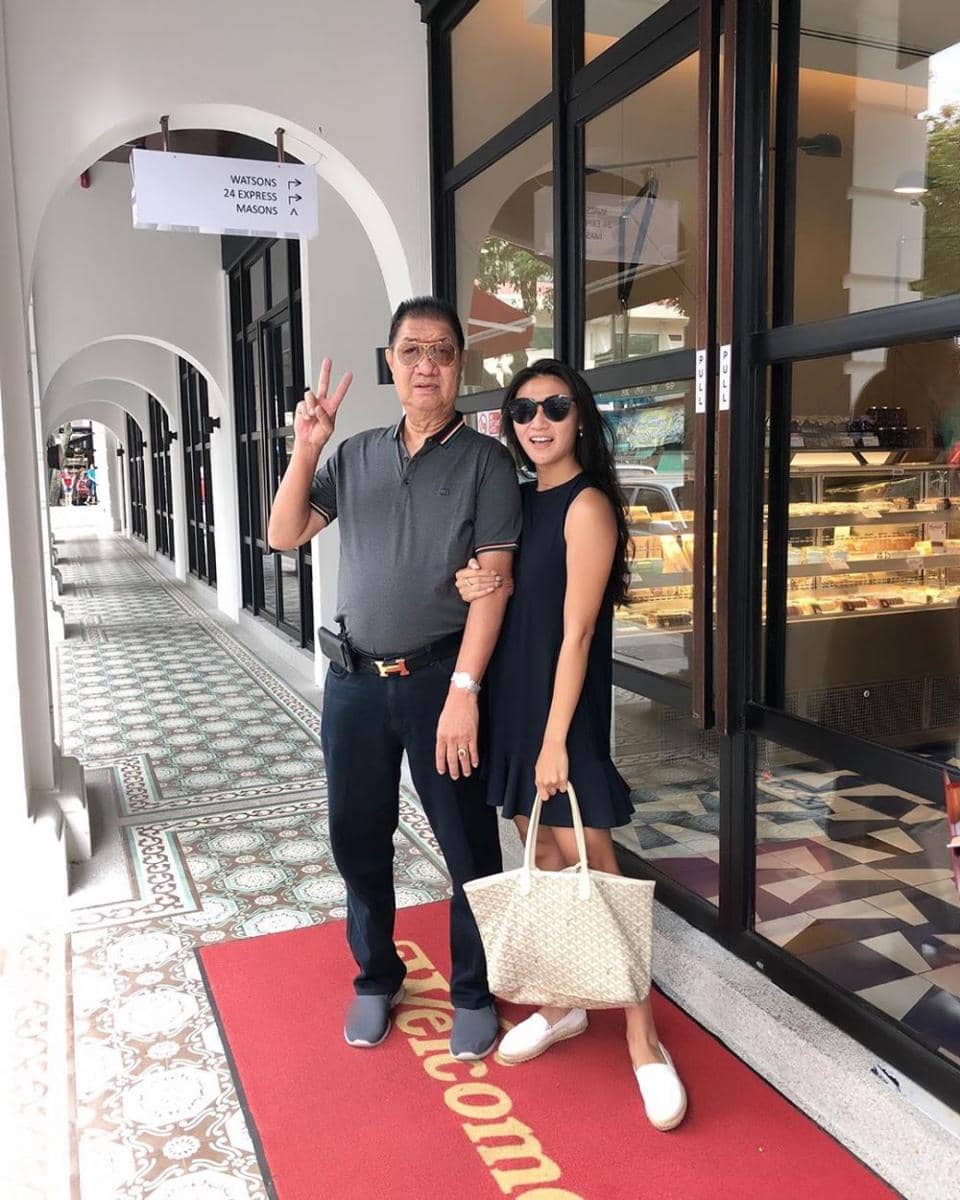 instagram.com/theresawienathan