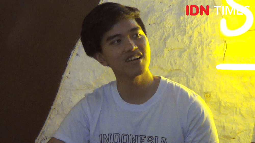 Kaesang Pangarep putra Presiden Jokowi meresmikan buka gerai Sang Pisang di Tegal. IDN Times/Haikal Adithya