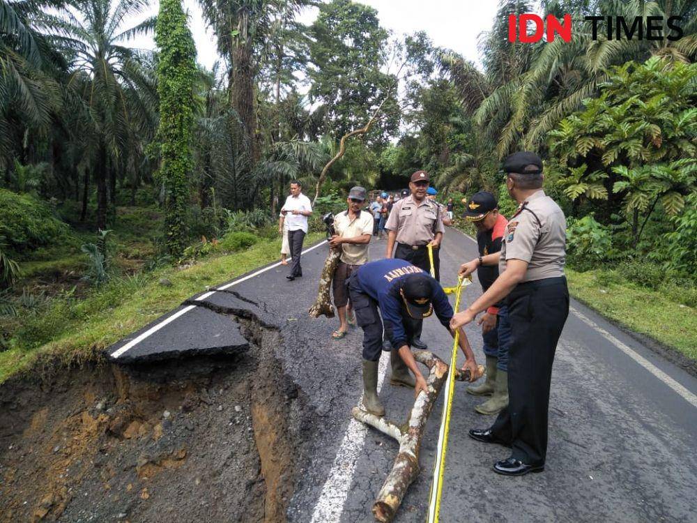 Banjir di Langkat juga menyebabkan akses ke Bukit Lawang amblas