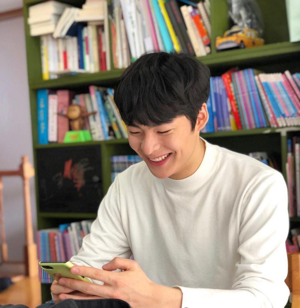 instagram.com/songgeonhee