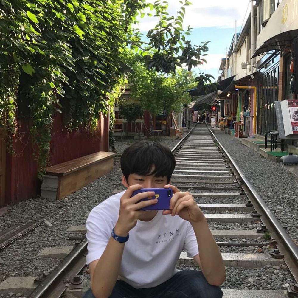 instagram.com/songgeonhee