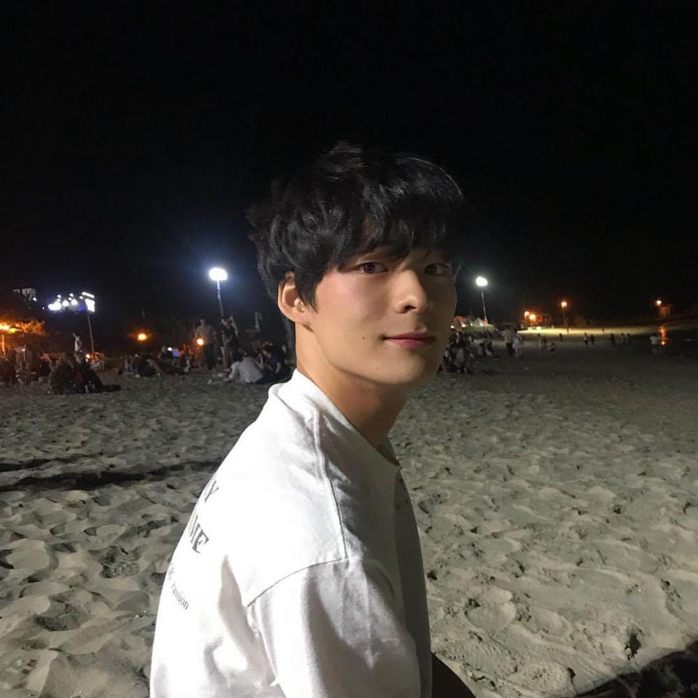 instagram.com/songgeonhee