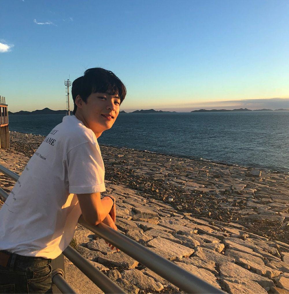 instagram.com/songgeonhee