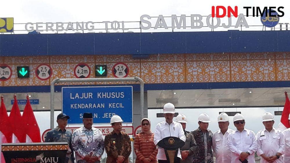 Presiden Jokowi resmikan Jalan Tol Balikpapan-Samarinda (Balsam) seksi Samboja-Samarinda di Kalimantan Timur (IDN Times/Teatrika Handiko P)