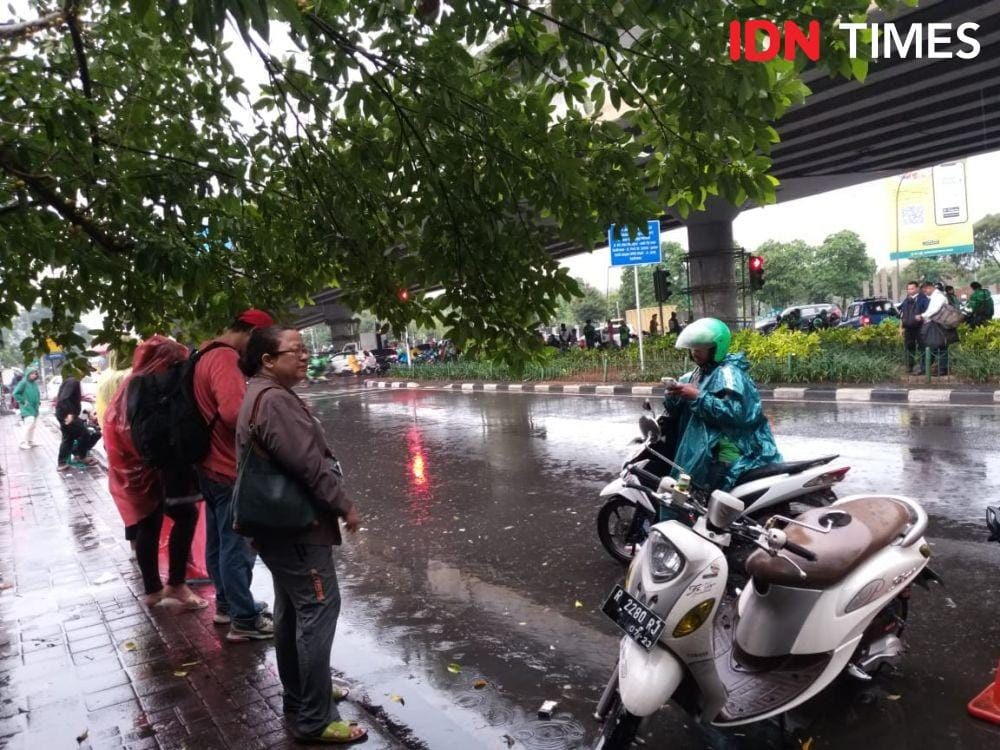 Ilustrasi musim hujan (IDN Times/Dwifantya Aquina)