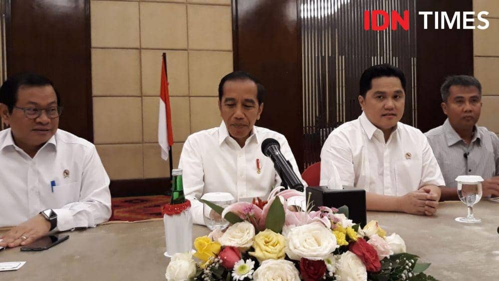 Presiden Jokowi memberikan keterangan pers di Balikpapan, Kalimantan Timur, Rabu 18 Desember 2019 (IDN Times/Teatrika Handiko Putri)