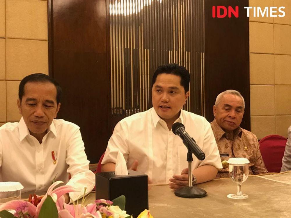 Menteri BUMN Erick Thohir memberikan keterangan pers, di Balikpapan, Kalimantan Timur (IDN Times/Teatrika Handiko Putri)