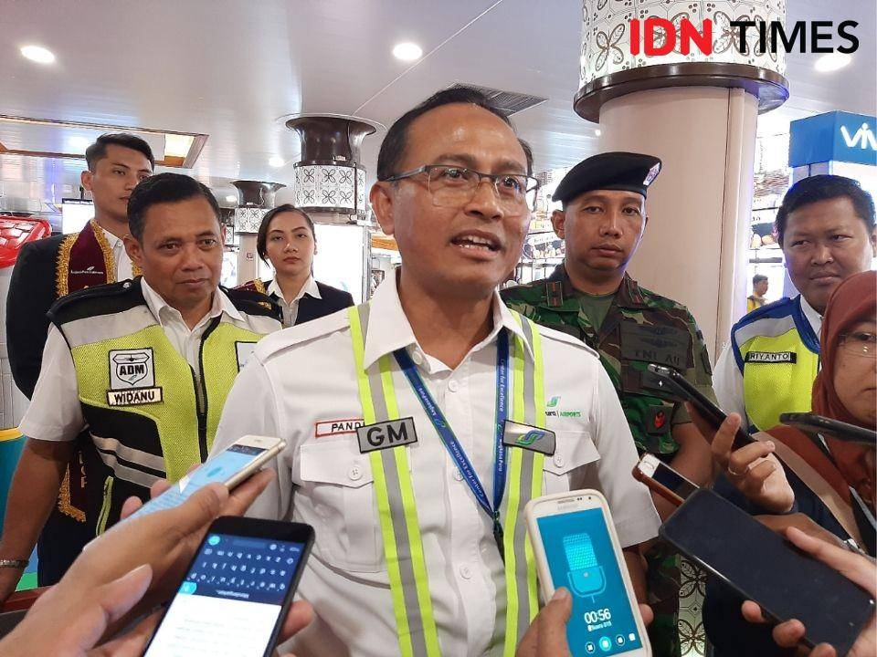 General Manager PT Angkasa Pura I Bandara Internasional Adisutjipto Yogyakarta, Agus Pandu Purnama saat memaparkan Posko Natal 2019 dan Tahun Baru 2020, Kamis (19/12/2019). IDN Times/Holy Kartika