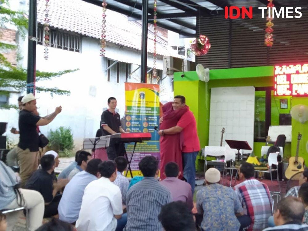 Suasana milad Yayasan Sahabat Rekan Sebaya ke   21 Tahun di RPTRA Tiga Durian, Rabu (18/12) (IDN Times/Dini Suciatiningrum)