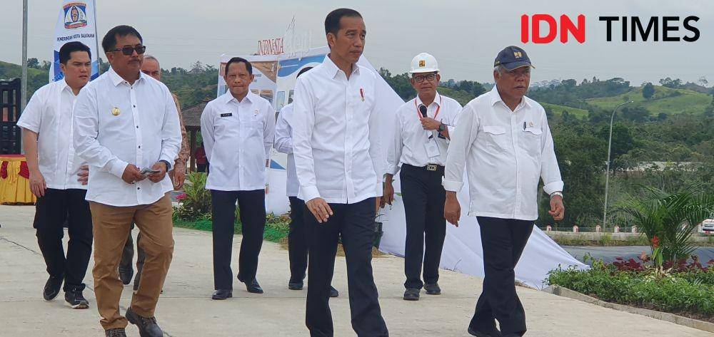 Presiden Jokowi dan rombongan.