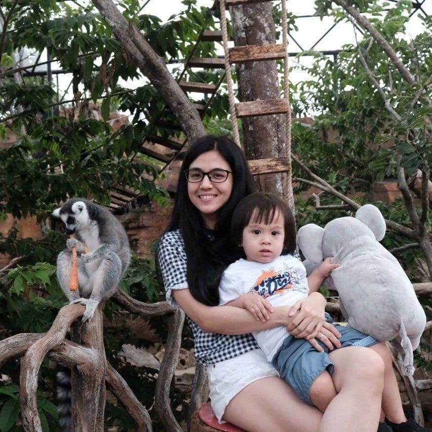 instagram.com/kyriearnatama