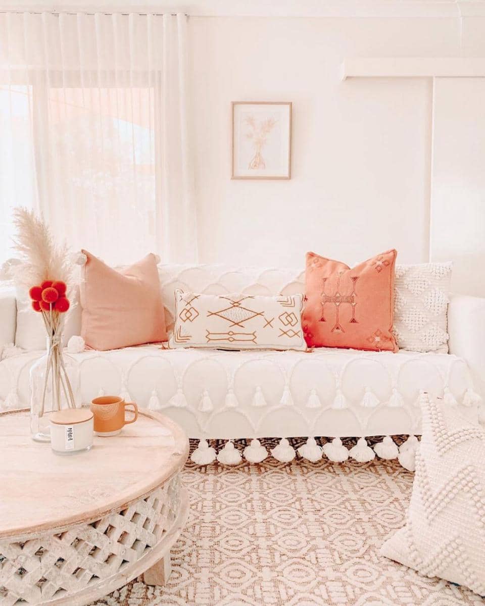 instagram.com/theblushabode