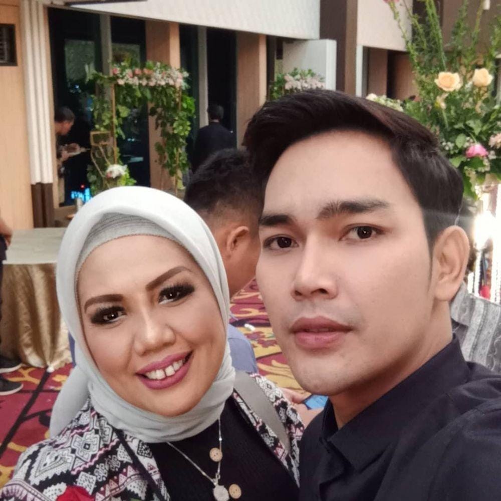 Instagram.com/ellysugigi_real_