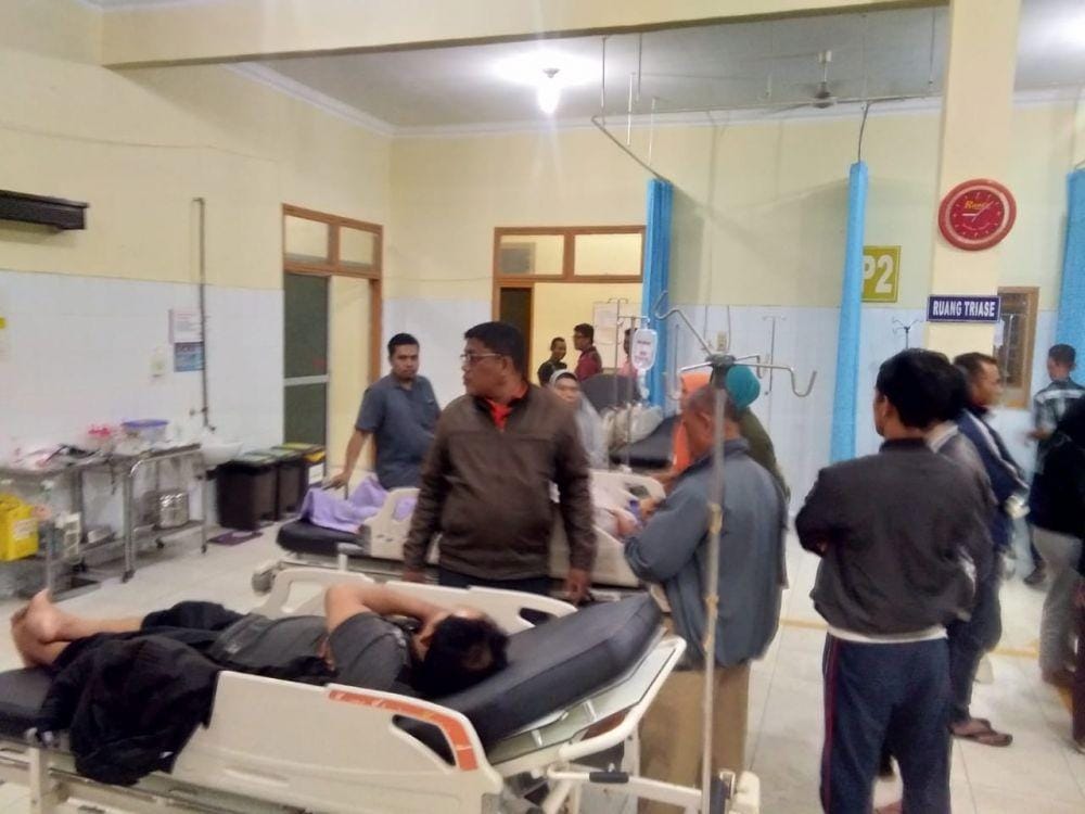 Warga yang keracunan mendapat perawatan (dok BPBD Asahan)