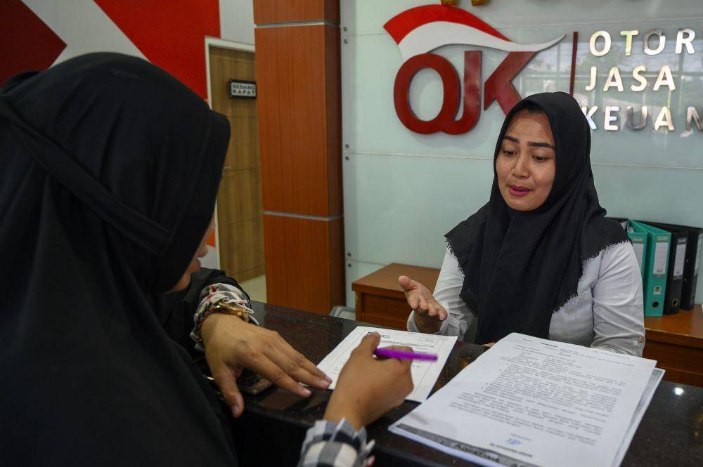 Ilustrasi pengaduan masalah keuangan di OJK. (ANTARA FOTO/Basri Marzuki)