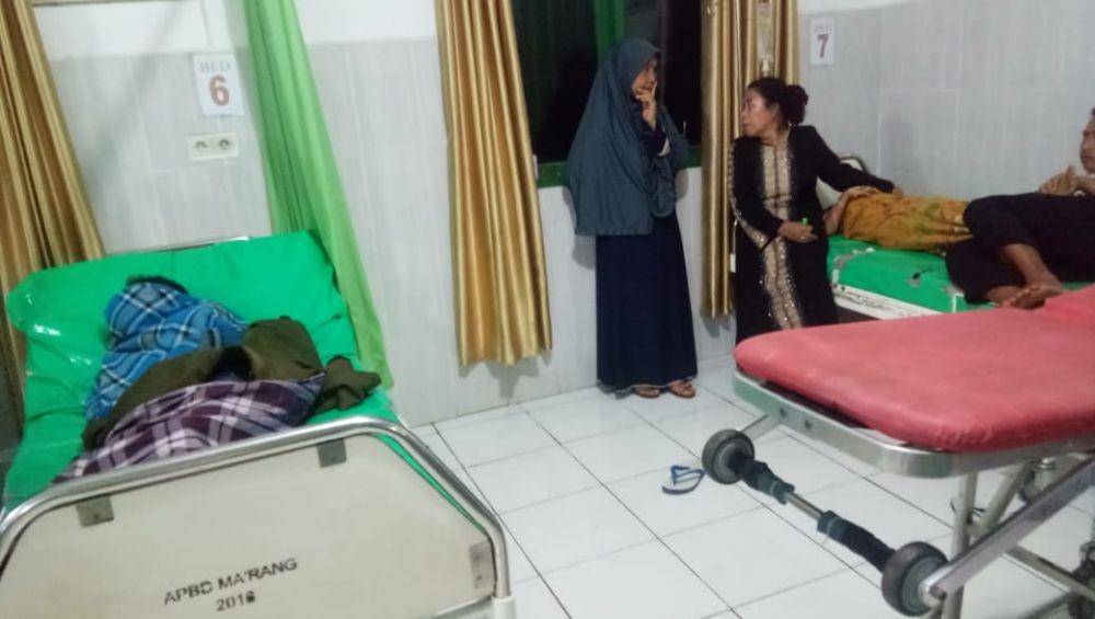 Warga yang dirawat di Puskesmas Marang, Pangkep / Polsek Marang