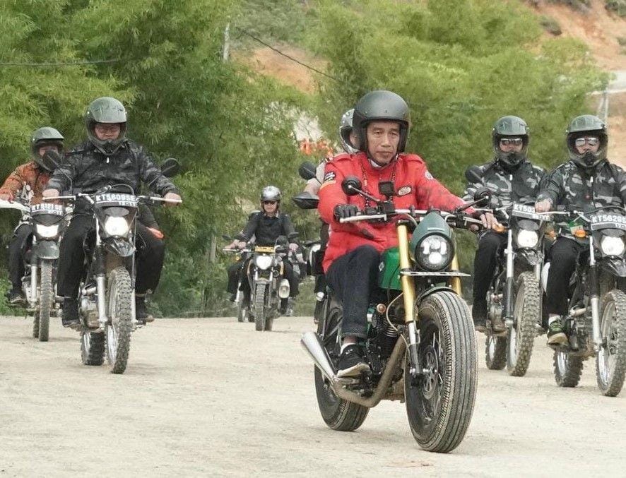 Presiden Joko Widodo saat meninjau wilayah perbatasan di Kalimantan Utara, Kamis (19/12). (Dok. Biro Pers Kepresidenan)