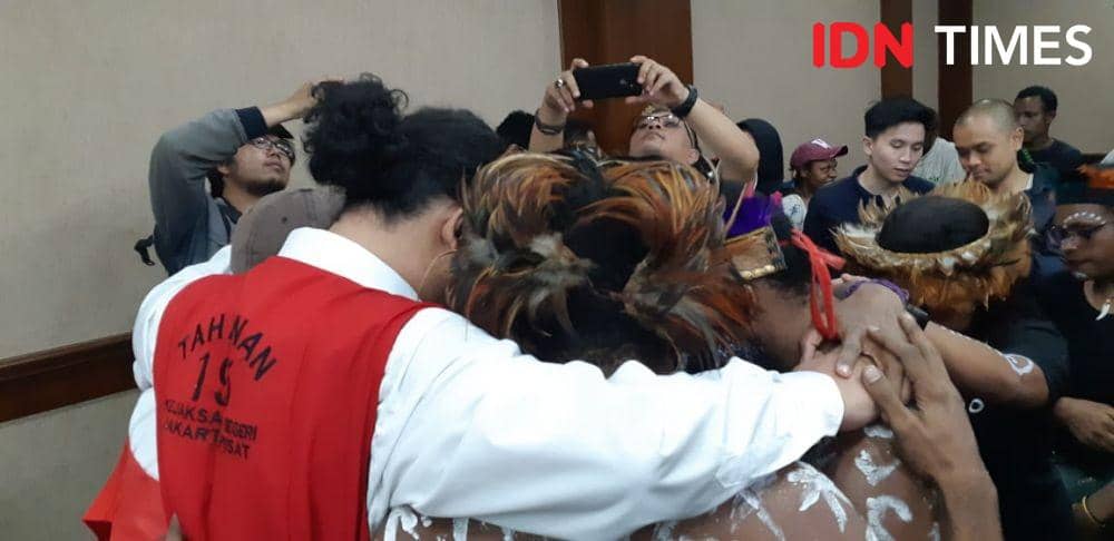 Enam aktivis Papua menjalani sidang dengan agenda pembacaan dakwaan di Pengadilan Negeri Jakarta Pusat (IDN Times/Margith Juita Damanik)
