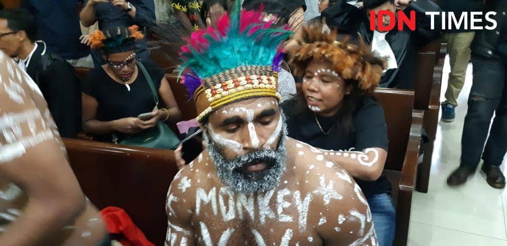 Enam aktivis Papua menjalani sidang dengan agenda pembacaan dakwaan di Pengadilan Negeri Jakarta Pusat (IDN Times/Margith Juita Damanik)