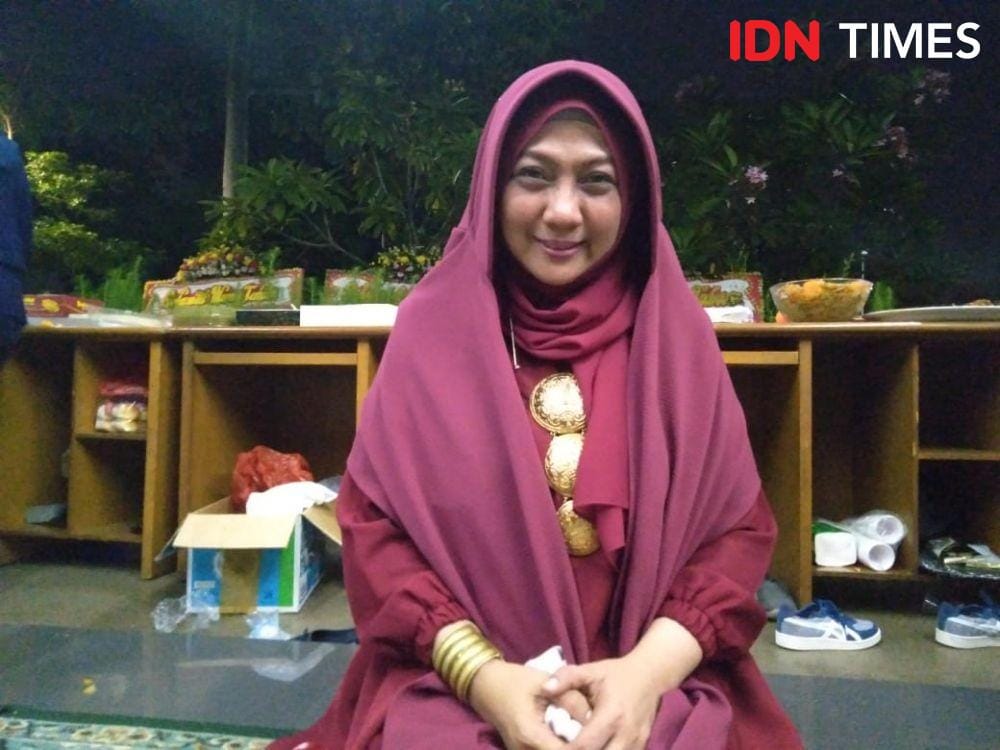 dr. Aisyah Dahlan CHt (IDN Times/Dini Suciatiningrum)